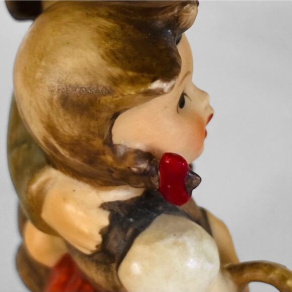 VINTAGE West German Goebel Hummel 1960 Surprise Boy Girl Basket Figurine 94 3/0 - Picture 7 of 8